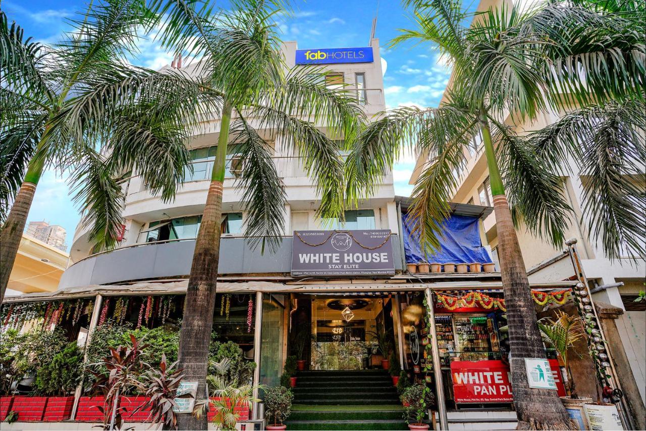 ホテル Fabexpress White House - Nr Midc Khargar Koparpāda エクステリア 写真